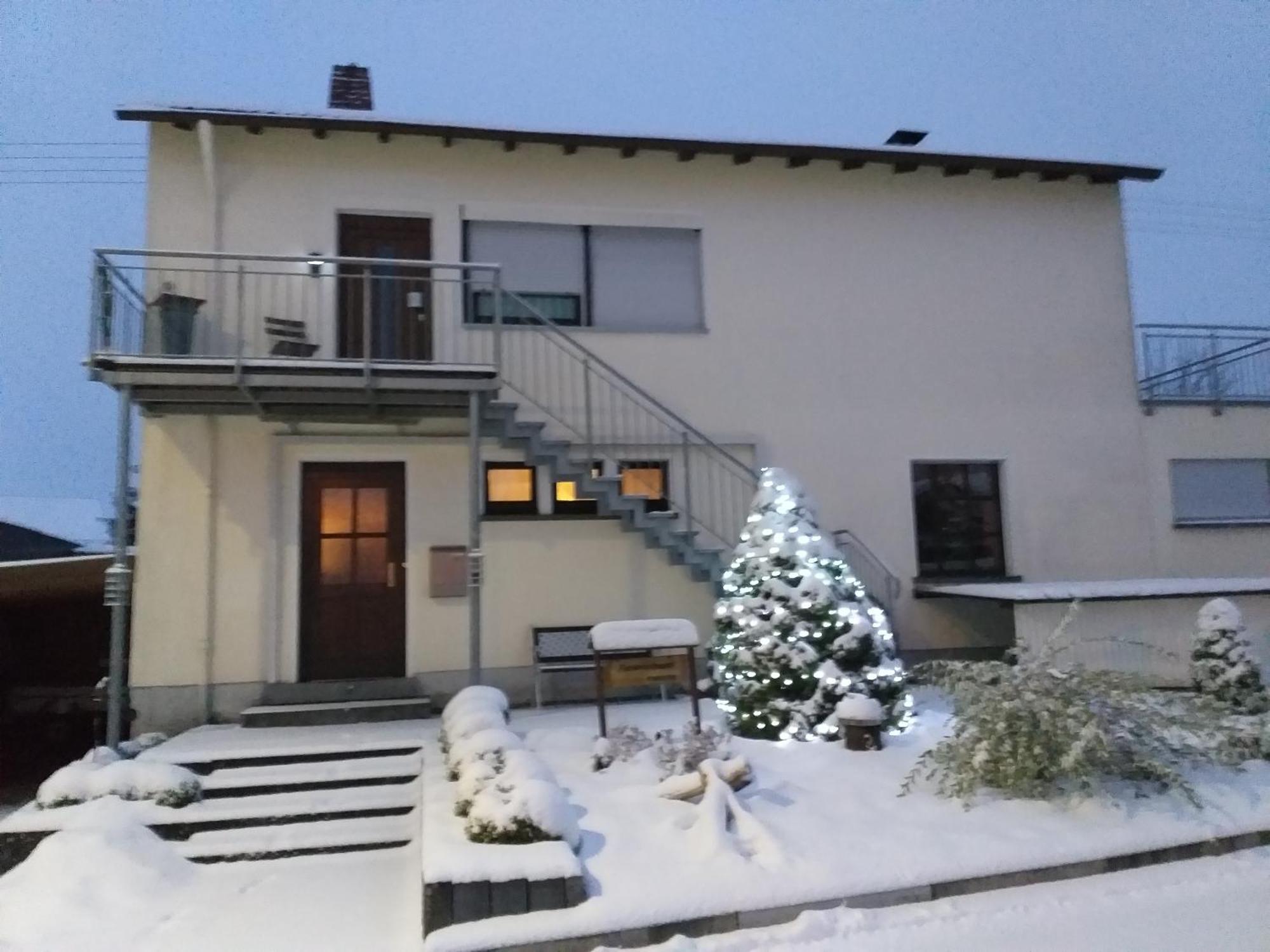 Apartment Zwei Schlafzimmer- Betten In Komforthoehe Baumholder Luaran gambar