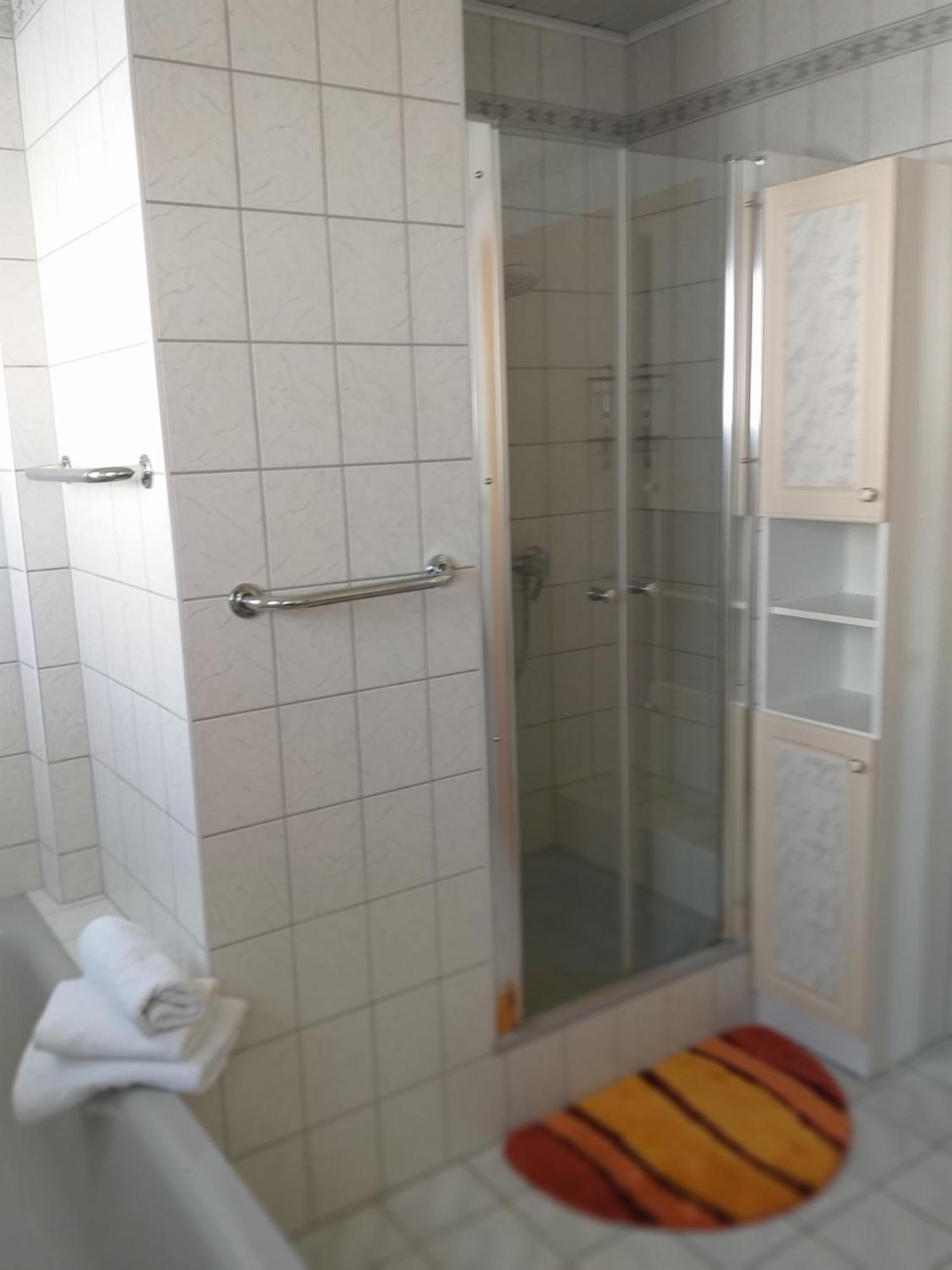 Apartment Zwei Schlafzimmer- Betten In Komforthoehe Baumholder Luaran gambar