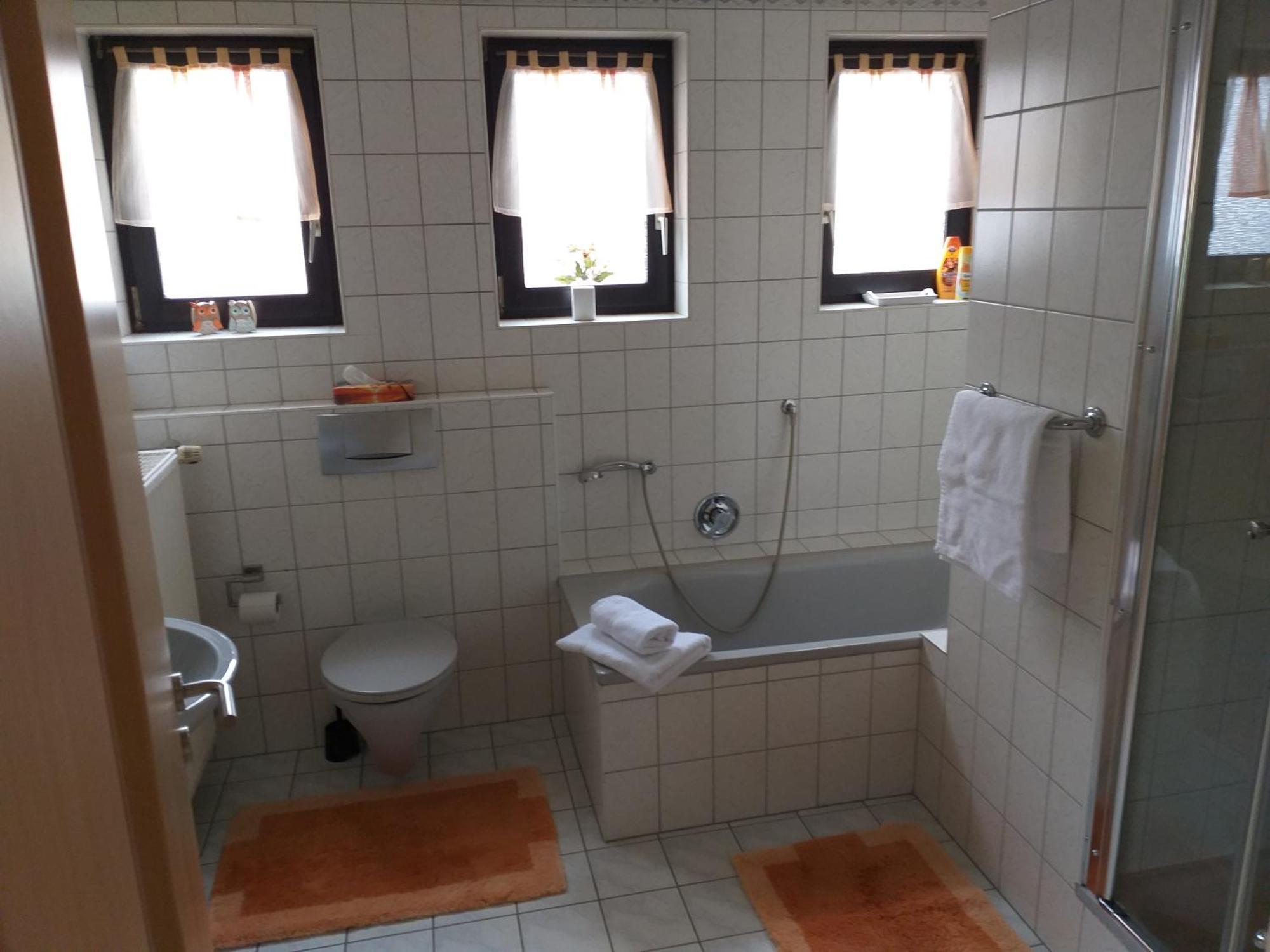 Apartment Zwei Schlafzimmer- Betten In Komforthoehe Baumholder Luaran gambar